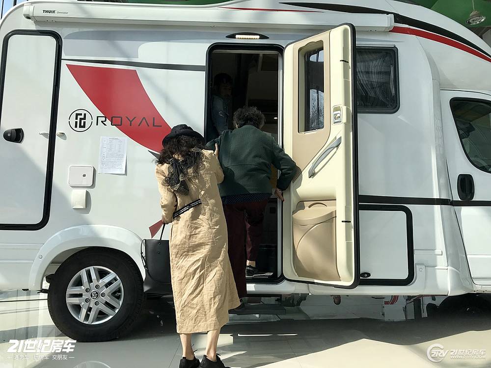 近200人到场  21RV续东看车团走进诺优房车工厂顺利举办_5